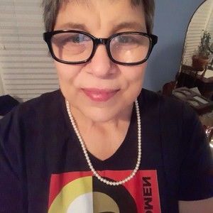 Meet your Posher, Liz